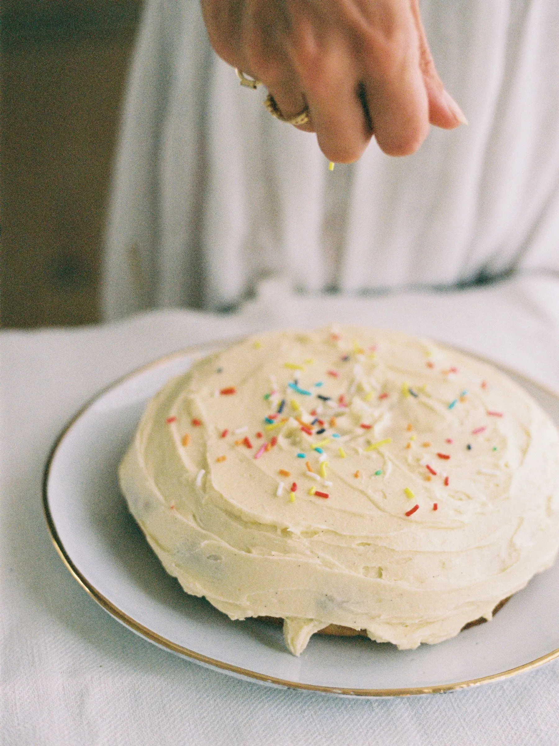 Double Vanilla Sprinkle Cake Kit